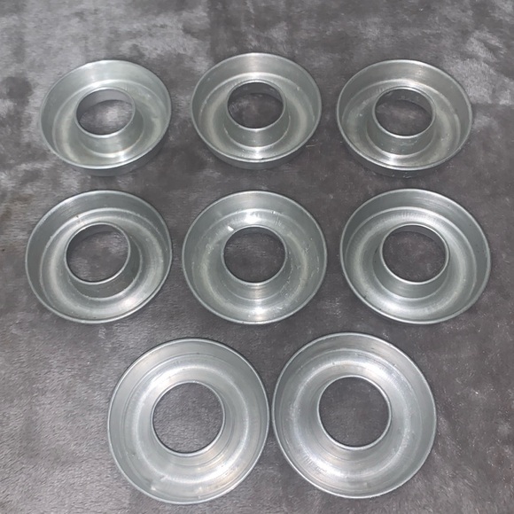 0611 8CT Vintage Aluminum Donut Molds - Picture 1 of 5